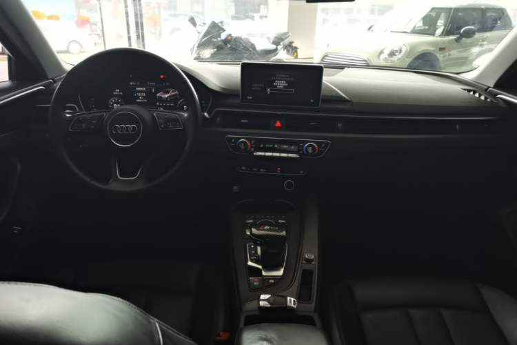 Used Audi A4L 2017 40 TFSI Style Edition Center Console