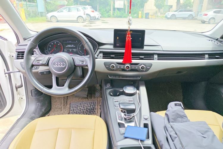 Used Audi A4L 2017 40 TFSI Ambition Edition Center Console