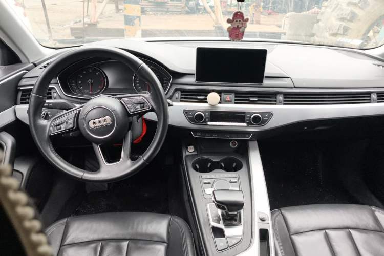 Used Audi A4L 2017 Plus 40 TFSI Fashion Model Center Console