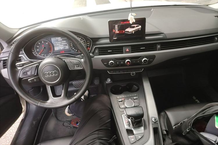 Used Audi A4L 2017 40 TFSI Ambition Edition Center Console