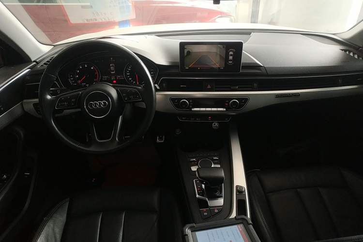 Used Audi A4L 2017 40 TFSI Fashion Model Center Console