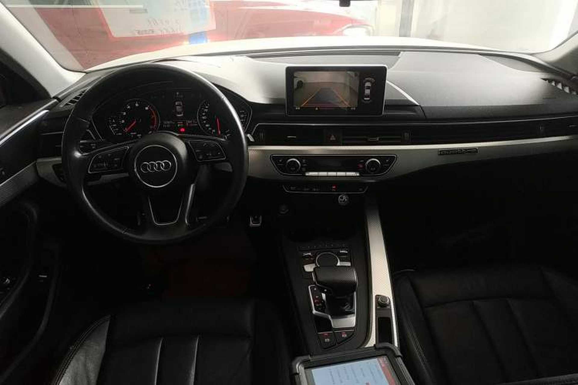 Used Audi A4L 2017 40 TFSI Fashion Model Center Console