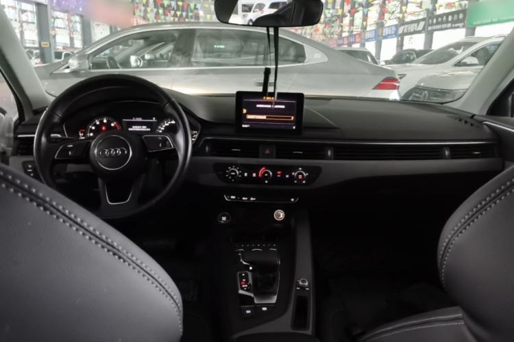Used Audi A4L 2017 Plus 40 TFSI Ambition Model Center Console