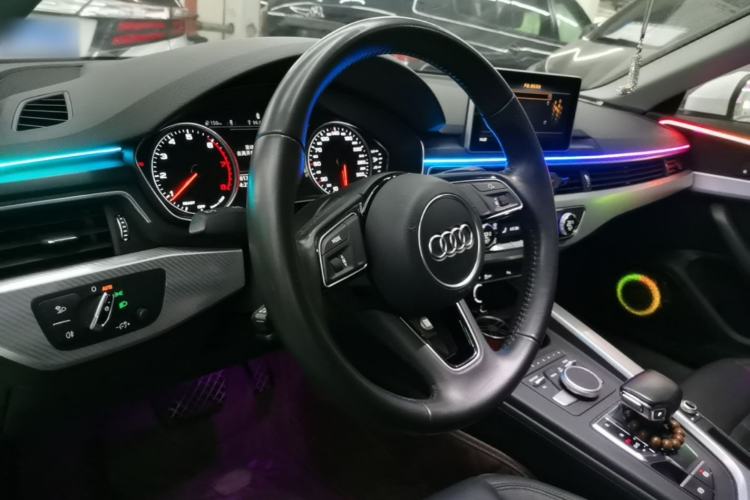 Used Audi A4L 2017 40 TFSI Fashion Model Center Console