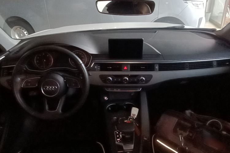 Used Audi A4L 2017 Plus 40 TFSI Ambition Model Center Console
