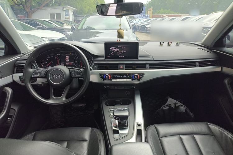 Used Audi A4L 2017 40 TFSI Fashion Model Center Console