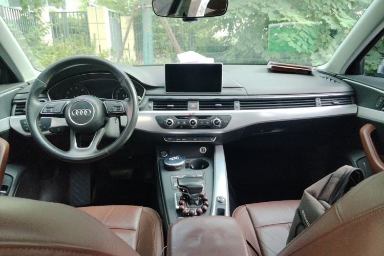 Used Audi A4L 2017 Plus 40 TFSI Fashion Model Center Console