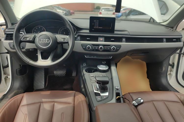 Used Audi A4L 2017 40 TFSI Fashion Model Center Console