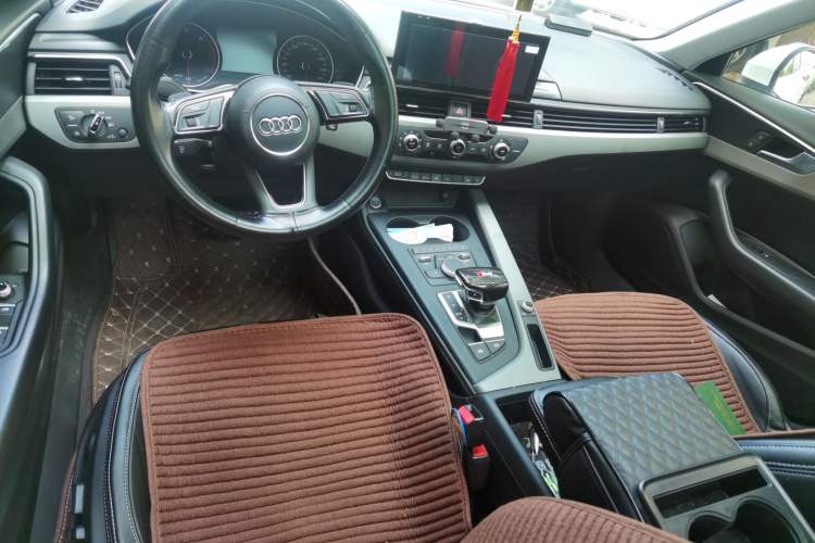 Used Audi A4L 2017 Plus 40 TFSI Ambition Model Center Console