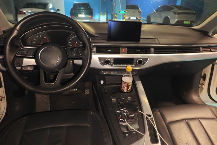 Used Audi A4L 2017 40 TFSI Fashion Model Center Console