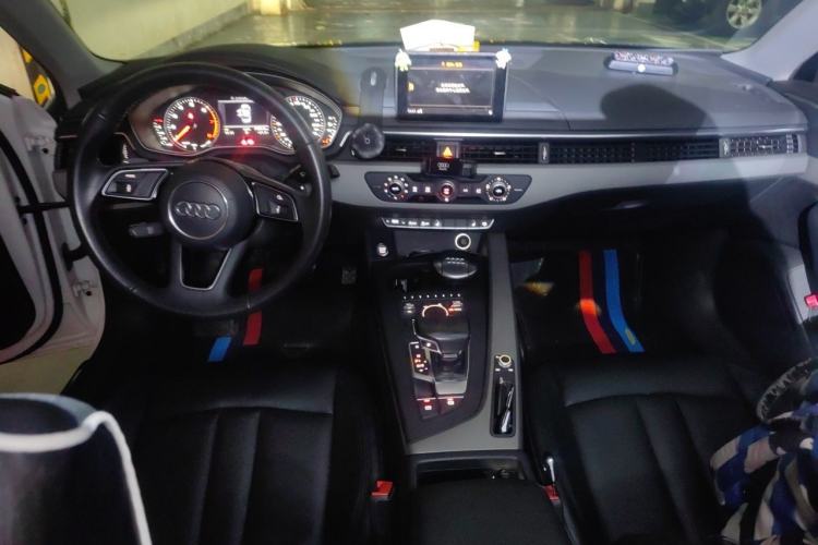 Used Audi A4L 2017 40 TFSI Ambition Edition Center Console