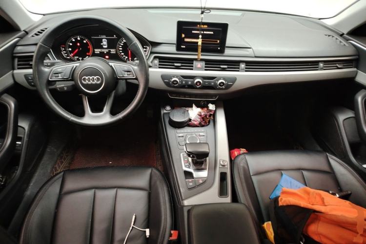 Used Audi A4L 2017 Plus 40 TFSI Ambition Model Center Console