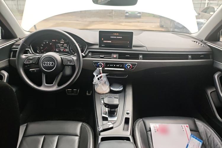 Used Audi A4L 2017 Plus 40 TFSI Fashion Model Center Console