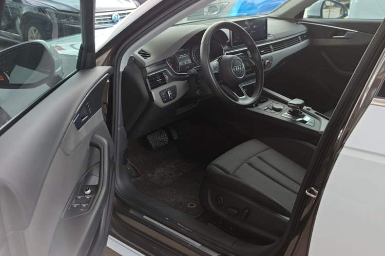 Used Audi A4L 2017 40 TFSI Ambition Edition Driver Seat