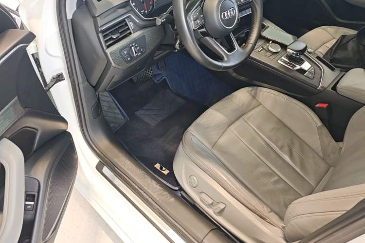 Used Audi A4L 2017 40 TFSI Style Edition Driver Seat