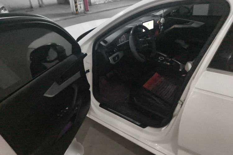 Used Audi A4L 2017 40 TFSI Sport Edition Driver Seat