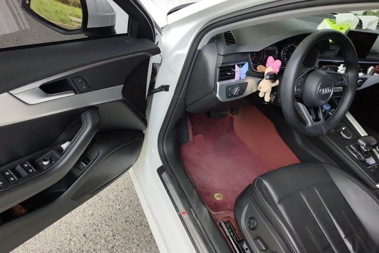 Used Audi A4L 2017 40 TFSI Style Edition Driver Seat
