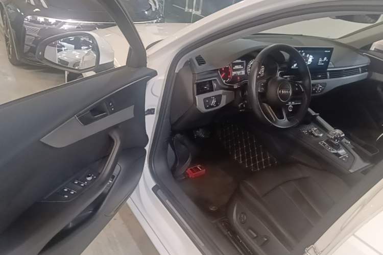 Used Audi A4L 2017 40 TFSI Ambition Edition Driver Seat