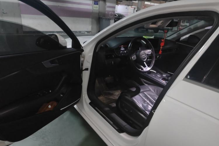 Used Audi A4L 2017 40 TFSI Style Edition Driver Seat