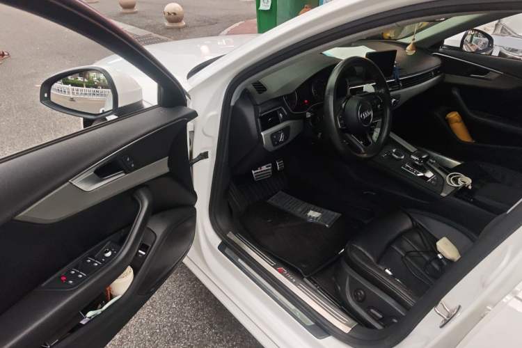 Used Audi A4L 2017 40 TFSI Ambition Edition Driver Seat