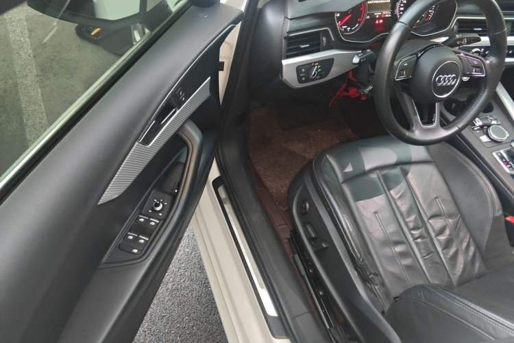 Used Audi A4L 2017 Plus 40 TFSI Fashion Model Driver Seat