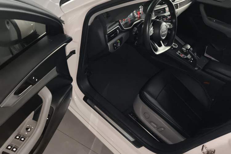 Used Audi A4L 2017 40 TFSI Ambition Edition Driver Seat