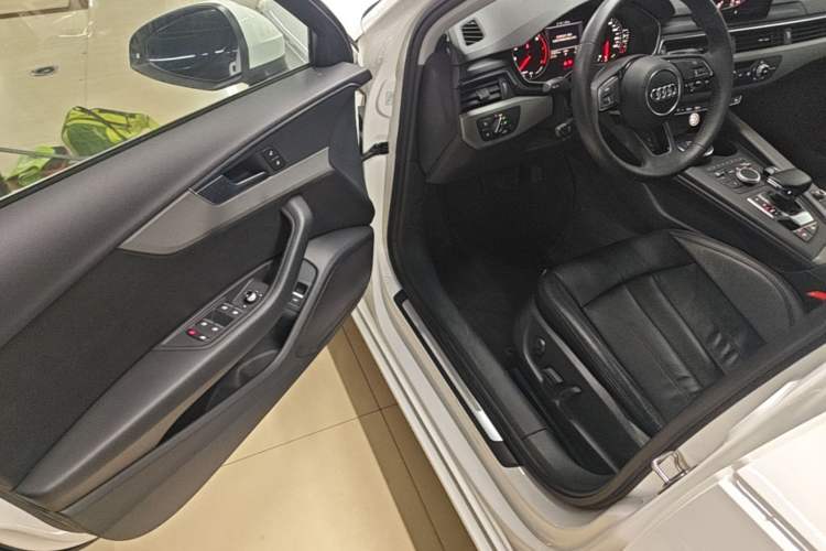 Used Audi A4L 2017 40 TFSI Ambition Edition Driver Seat
