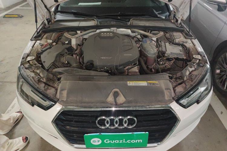 Used Audi A4L 2017 40 TFSI Fashion Model Engine Bay