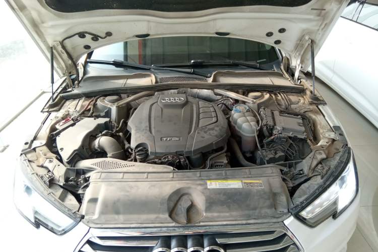 Used Audi A4L 2017 40 TFSI Ambition Edition Engine Bay