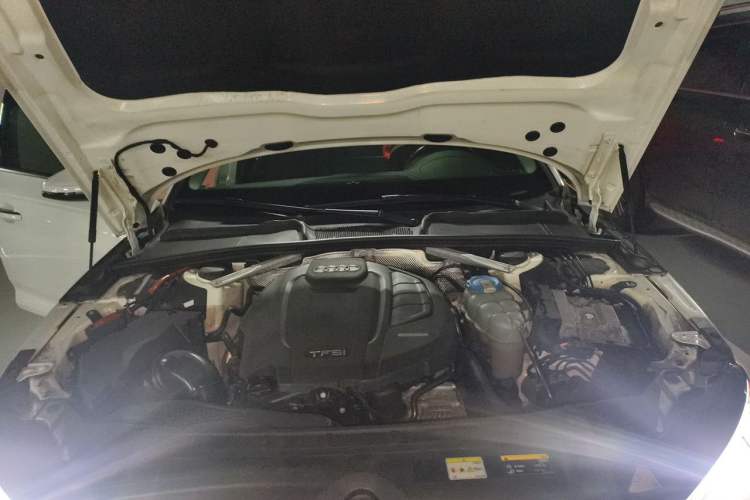 Used Audi A4L 2017 45 TFSI quattro Sport Edition Engine Bay