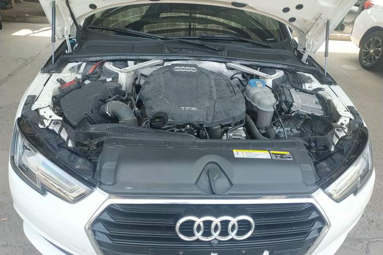 Used Audi A4L 2017 40 TFSI Fashion Model Engine Bay