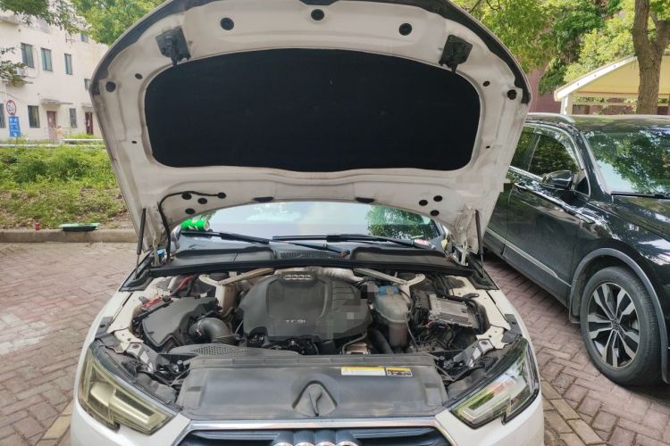 Used Audi A4L 2017 40 TFSI Fashion Model Engine Bay