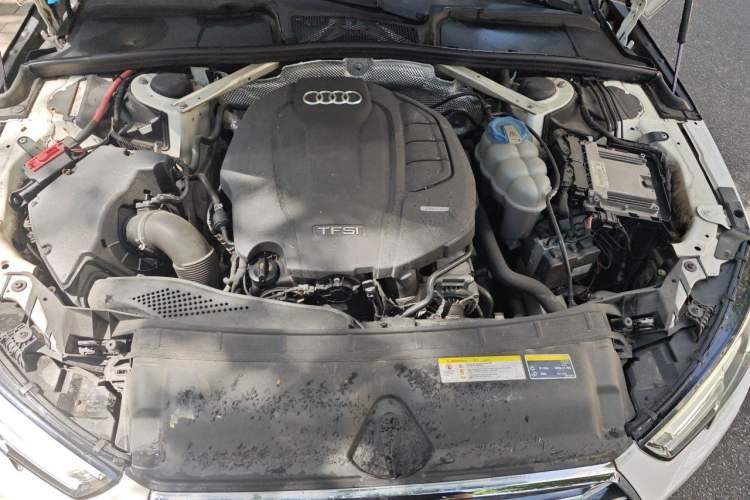 Used Audi A4L 2017 Plus 40 TFSI Fashion Model Engine Bay