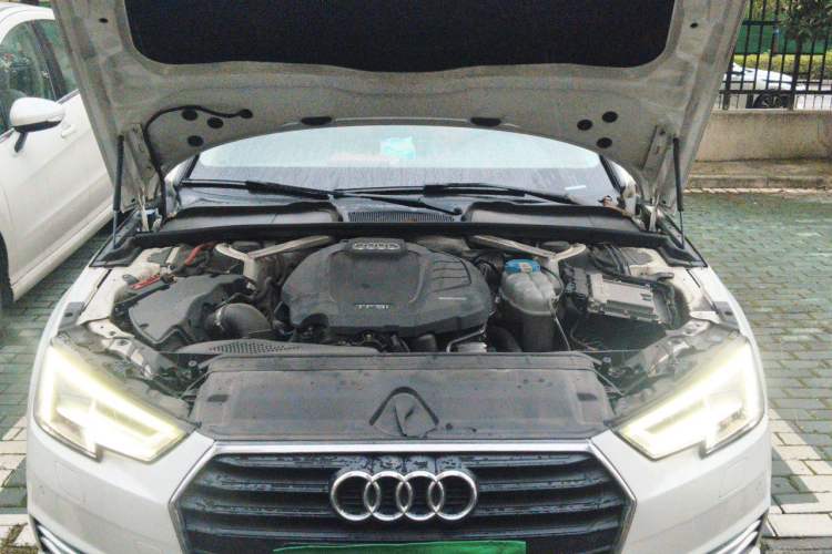 Used Audi A4L 2017 40 TFSI Fashion Model Engine Bay
