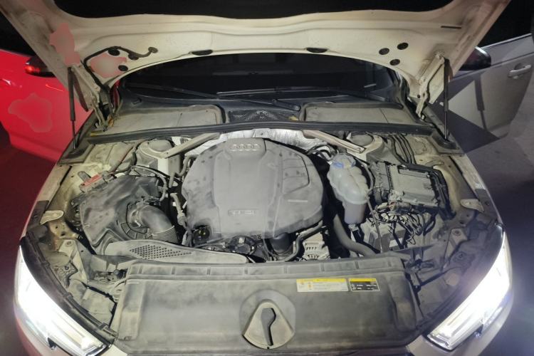 Used Audi A4L 2017 40 TFSI Fashion Model Engine Bay