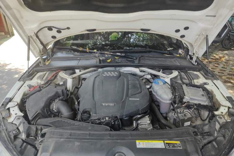 Used Audi A4L 2017 Plus 40 TFSI Ambition Model Engine Bay