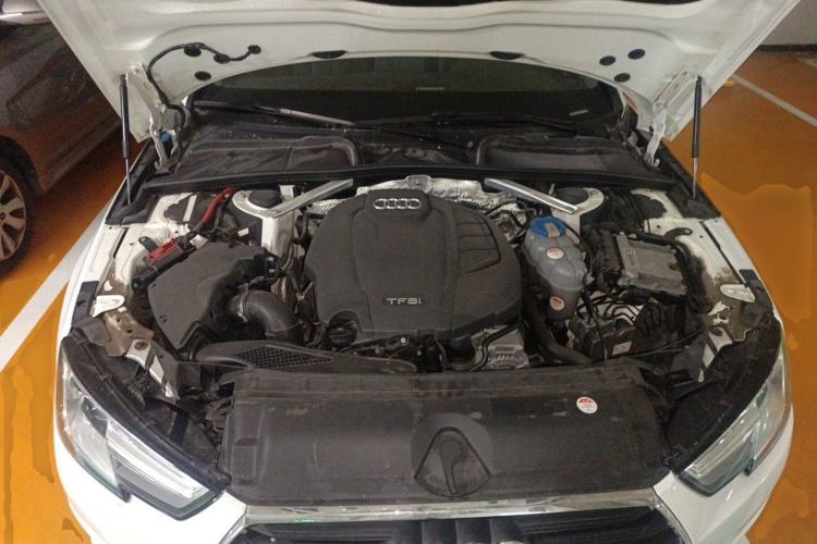 Used Audi A4L 2017 Plus 40 TFSI Ambition Model Engine Bay