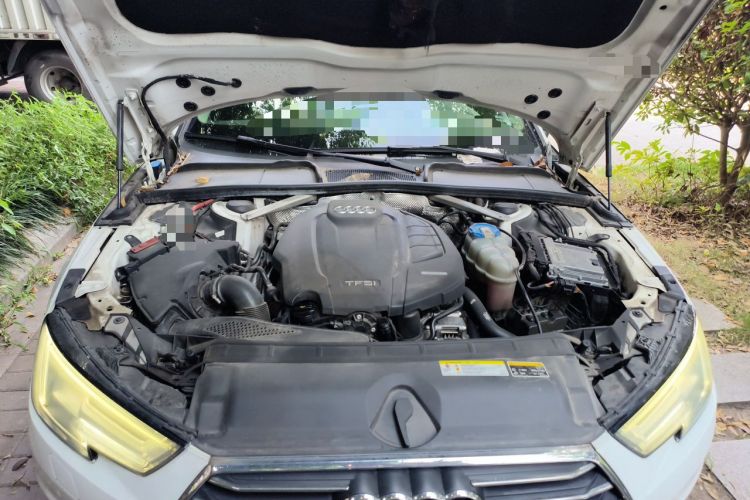 Used Audi A4L 2017 40 TFSI Fashion Model Engine Bay