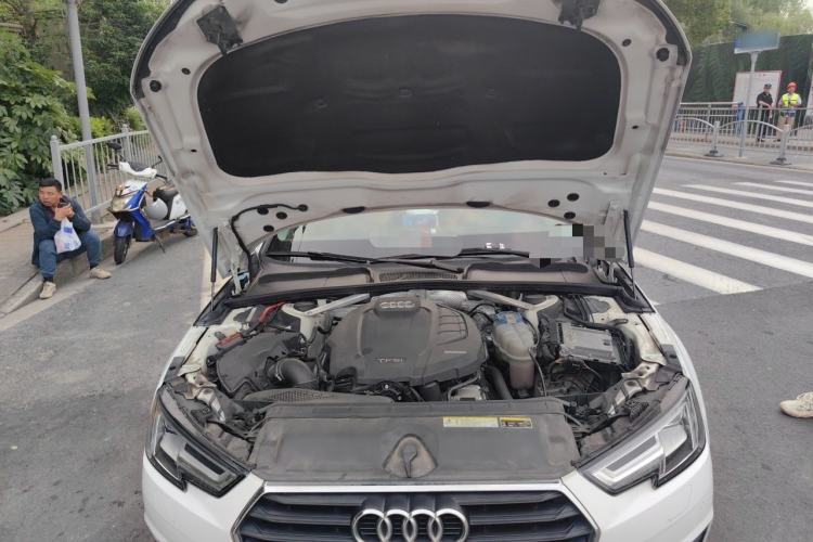 Used Audi A4L 2017 40 TFSI Fashion Model Engine Bay