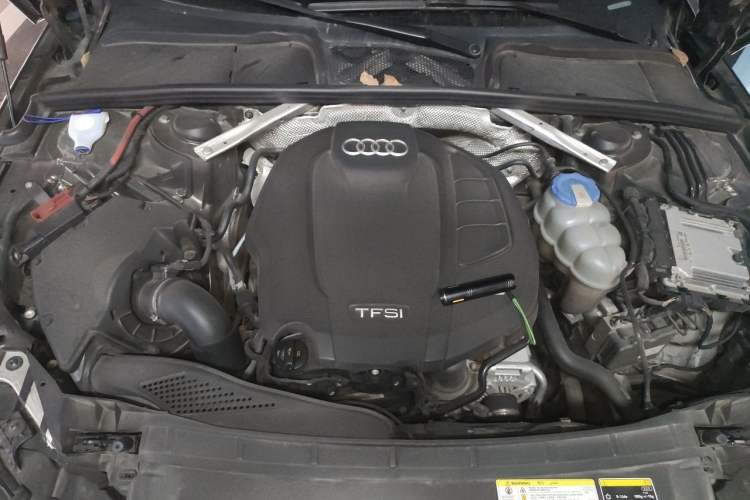 Used Audi A4L 2017 40 TFSI Fashion Model Engine Bay
