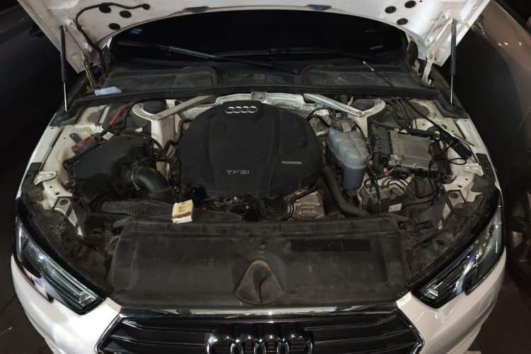 Used Audi A4L 2017 Plus 40 TFSI Fashion Model Engine Bay