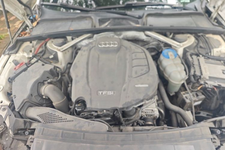 Used Audi A4L 2017 40 TFSI Fashion Model Engine Bay