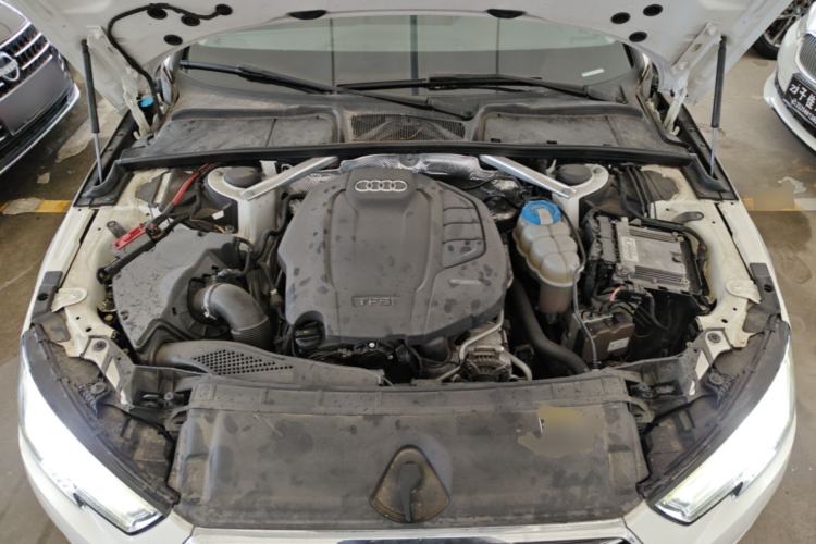 Used Audi A4L 2017 40 TFSI Fashion Model Engine Bay