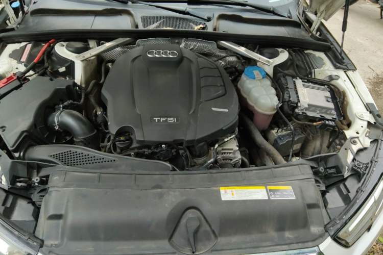Used Audi A4L 2017 Plus 40 TFSI Fashion Model Engine Bay