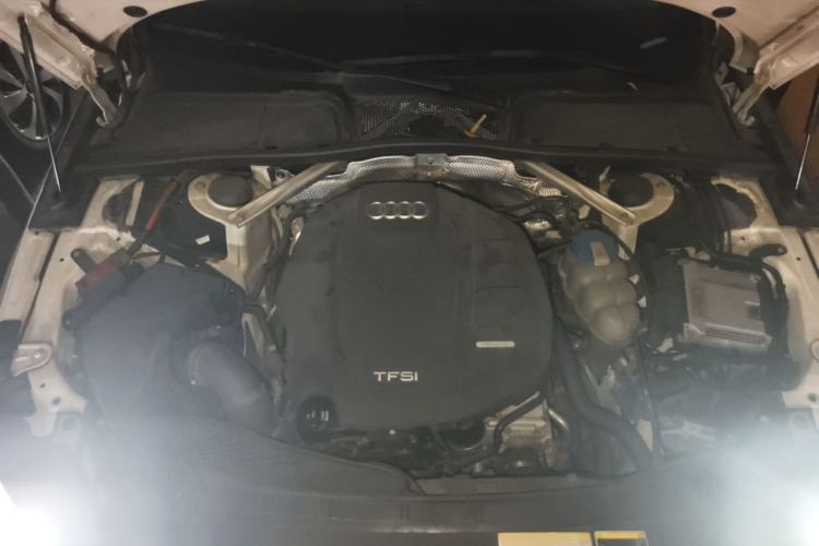 Used Audi A4L 2017 40 TFSI Fashion Model Engine Bay
