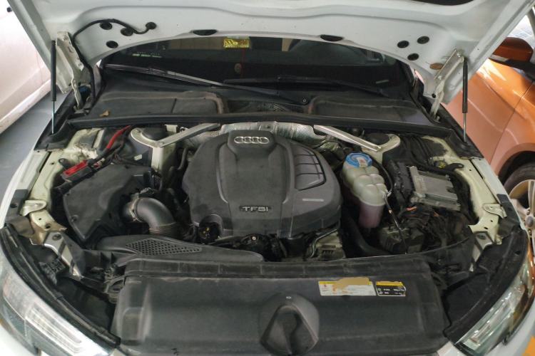 Used Audi A4L 2017 40 TFSI Fashion Model Engine Bay