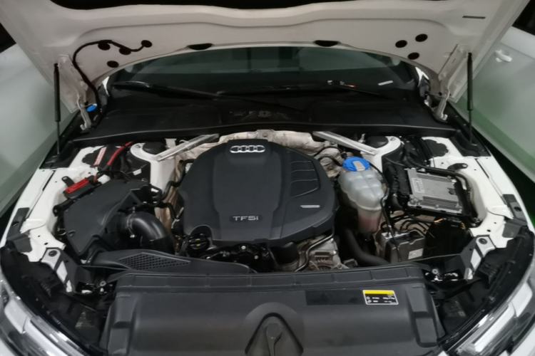 Used Audi A4L 2017 40 TFSI Fashion Model Engine Bay
