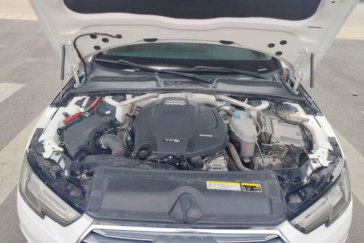 Used Audi A4L 2017 Plus 40 TFSI Fashion Model Engine Bay