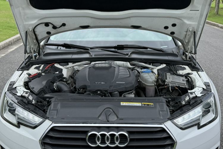 Used Audi A4L 2017 40 TFSI Ambition Edition Engine Bay