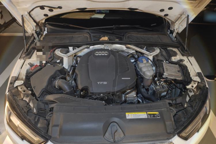 Used Audi A4L 2017 40 TFSI Fashion Model Engine Bay